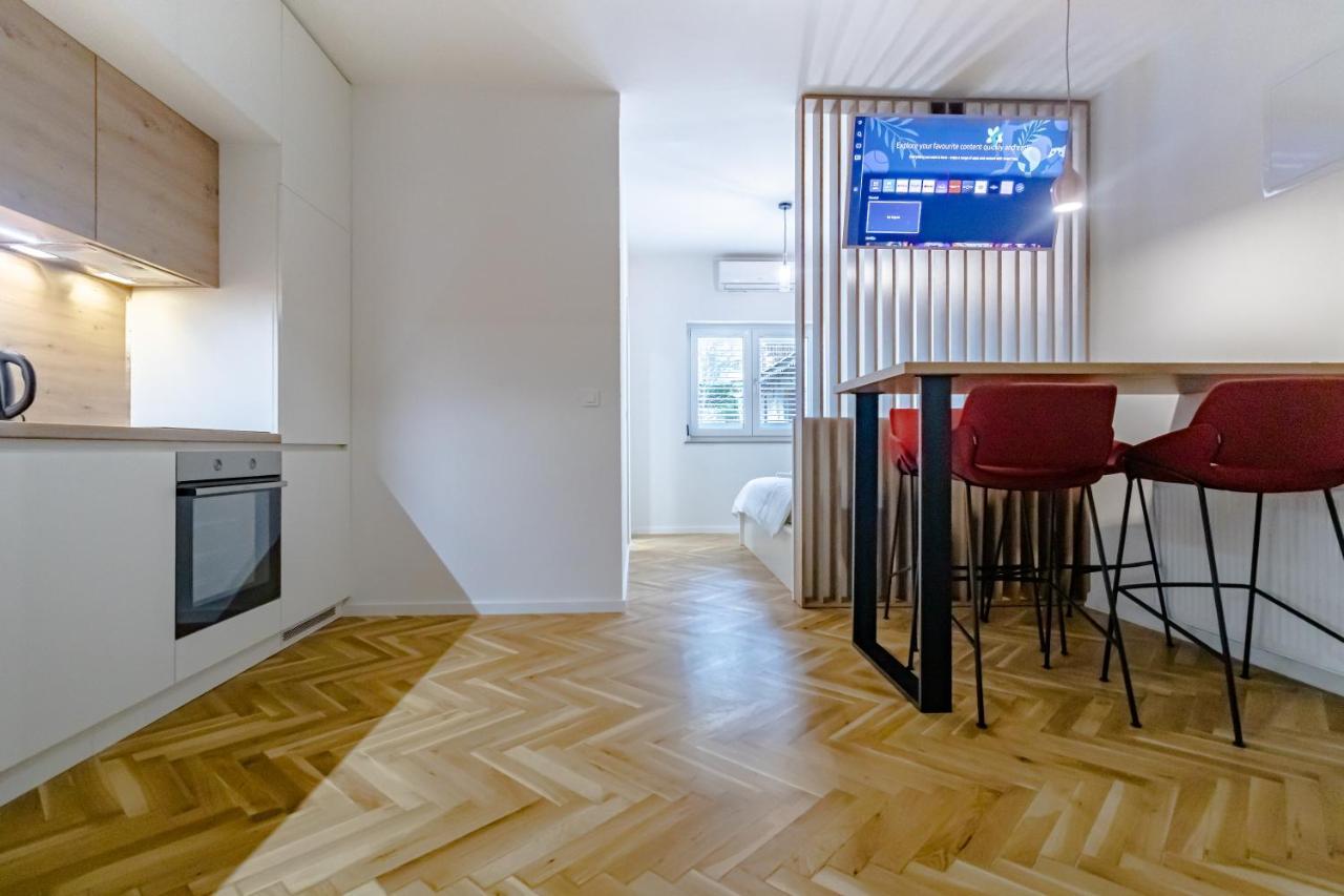 Apartamento Tkalcha Studio Deluxe Zagreb Exterior foto